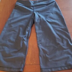 Women's Black Capri Flared Leggings